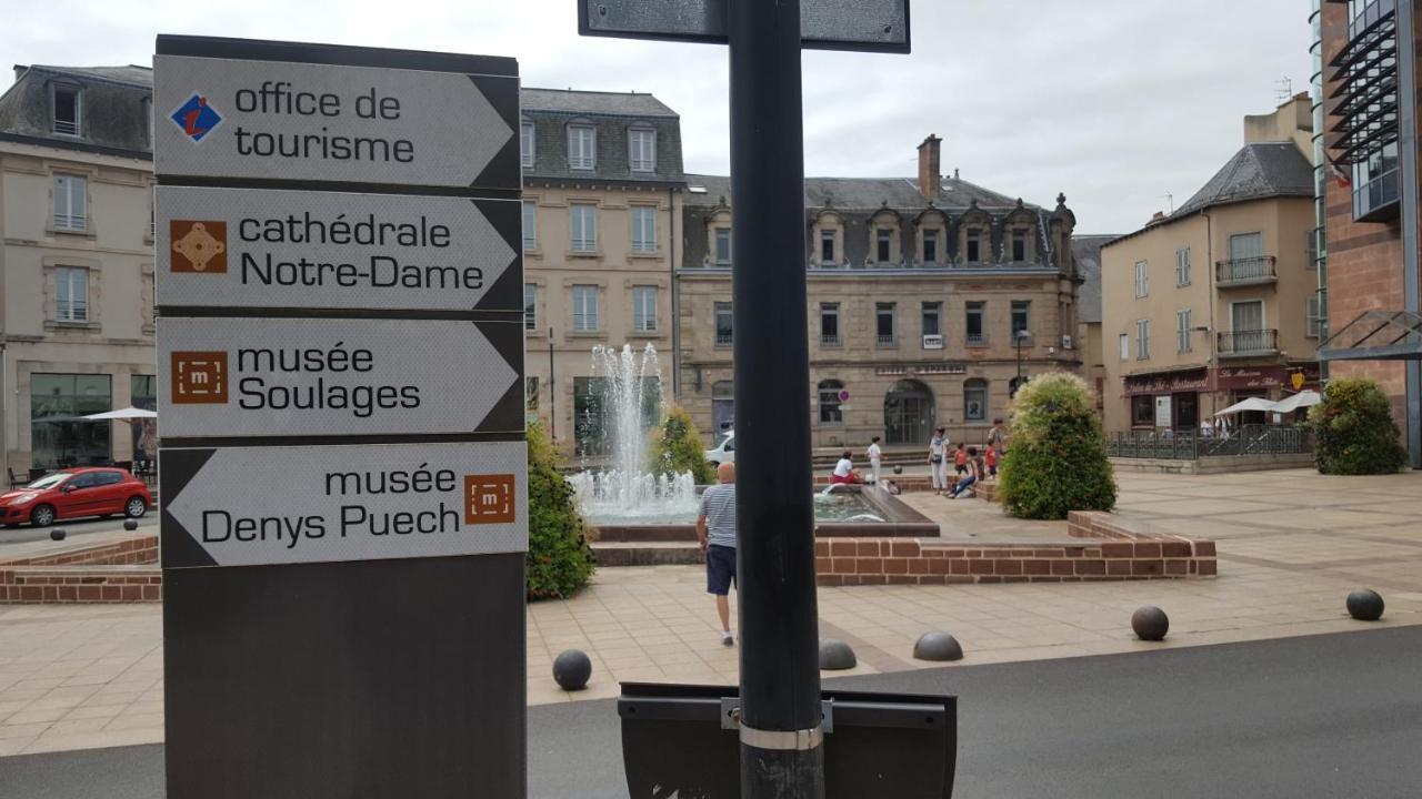 La Maison Bleue, Un Emplacement De Choix A 罗德兹 外观 照片