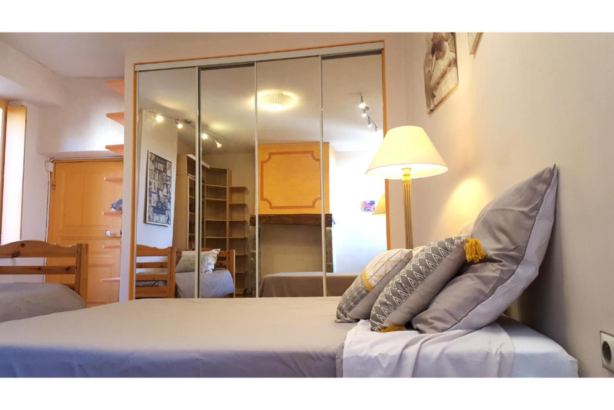 La Maison Bleue, Un Emplacement De Choix A 罗德兹 外观 照片